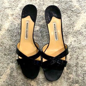 Manolo Blahnik Leather Snakeskin print kitten heel